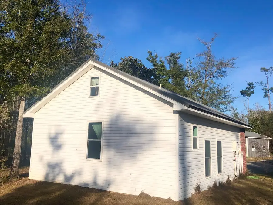 211 Highland Dr, Wewahitchka, FL 32465 - Image #3