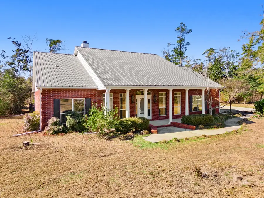 211 Highland Dr, Wewahitchka, FL 32465 - #2