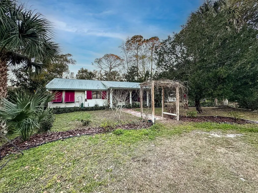 190 11th St, Apalachicola, FL 32320 - #1