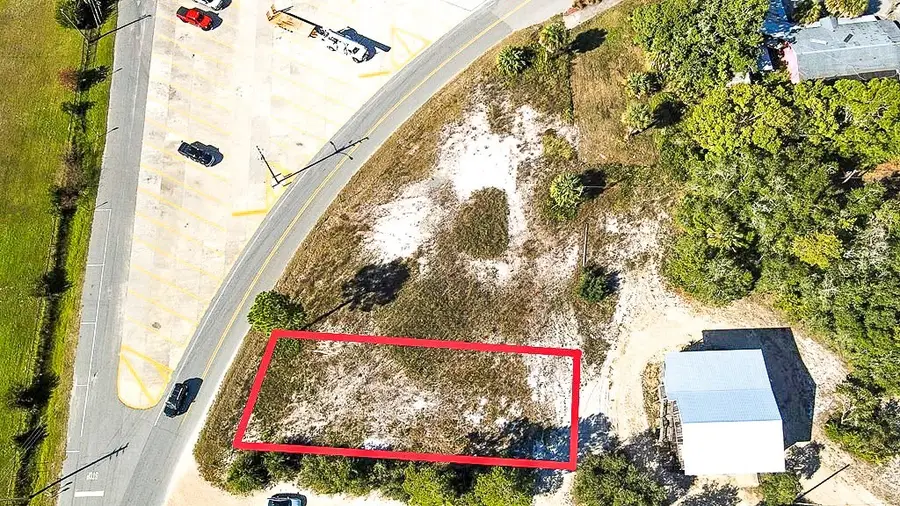 607 Marine St, Carrabelle, FL 32322 - #3