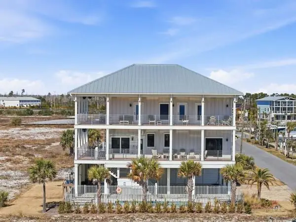138 Canal Pkwy, Mexico Beach, FL 32456