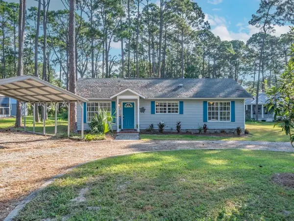 107 Infield Dr, Carrabelle, FL 32322