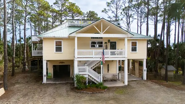 548 E Pine Ave, St. George Island, FL 32328