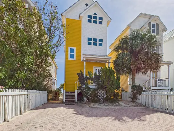 128 E Gorrie Dr, St. George Island, FL 32328