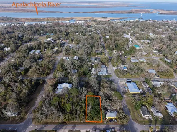193 10th St, Apalachicola, FL 32320