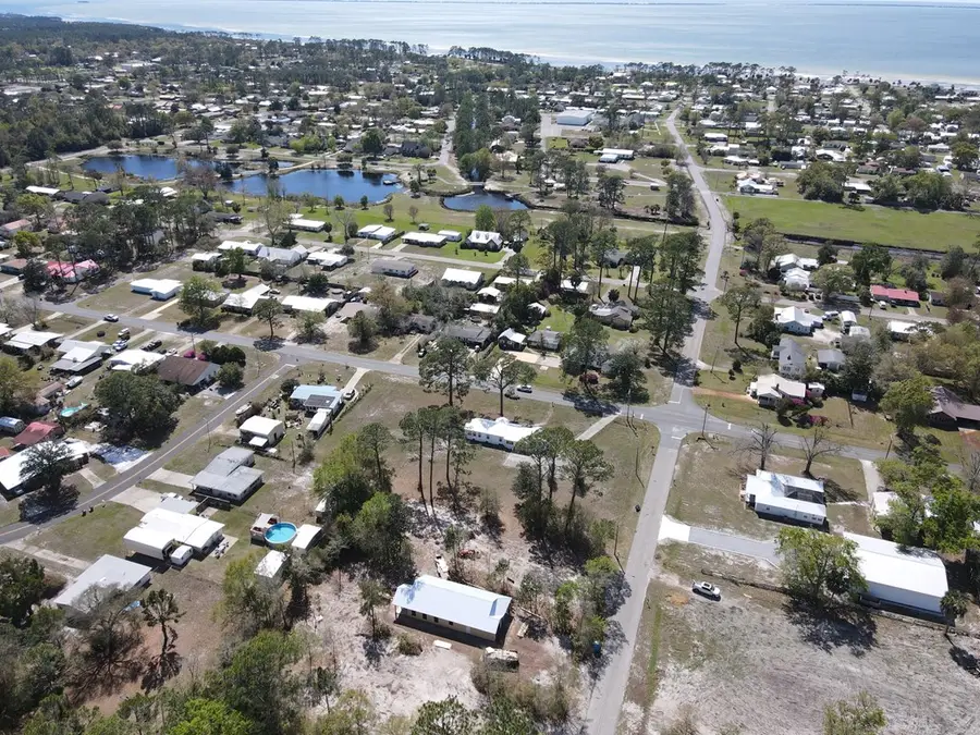 906 16th St, Port Saint Joe, FL 32456 - #3