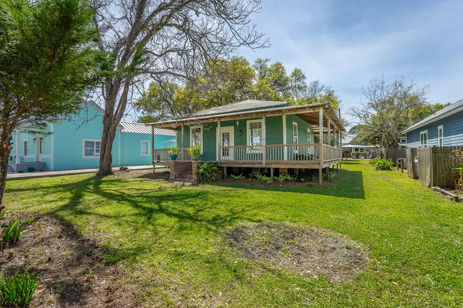 112 14th St, Apalachicola, FL 32320 - #3