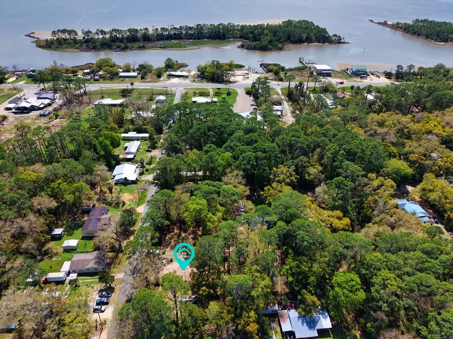50 Bayview Dr, Apalachicola, FL 32320 - #2