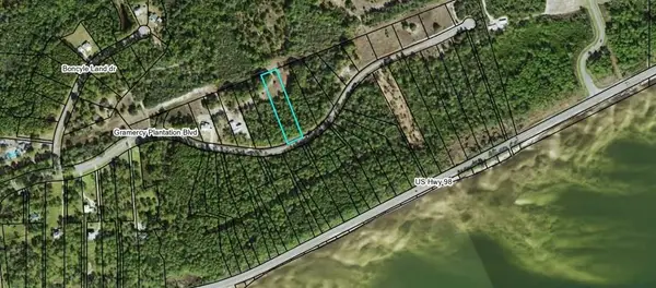 315 Gramercy Plantation Blvd, Eastpoint, FL 32328