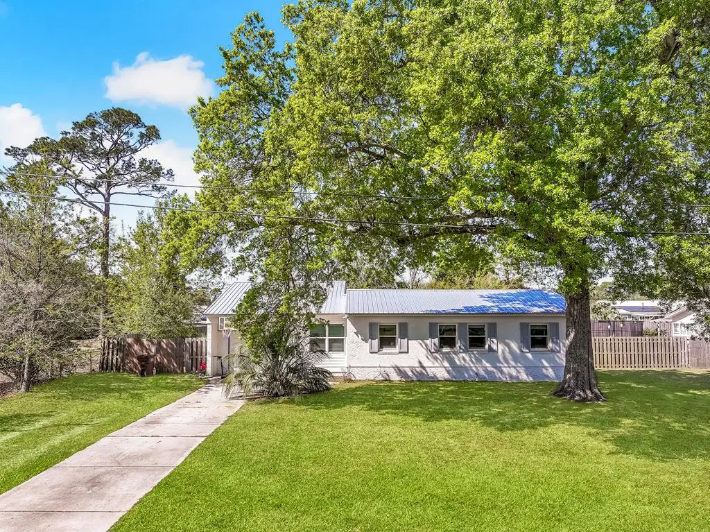 1026 Woodward Ave, Port Saint Joe, FL 32456 - #1