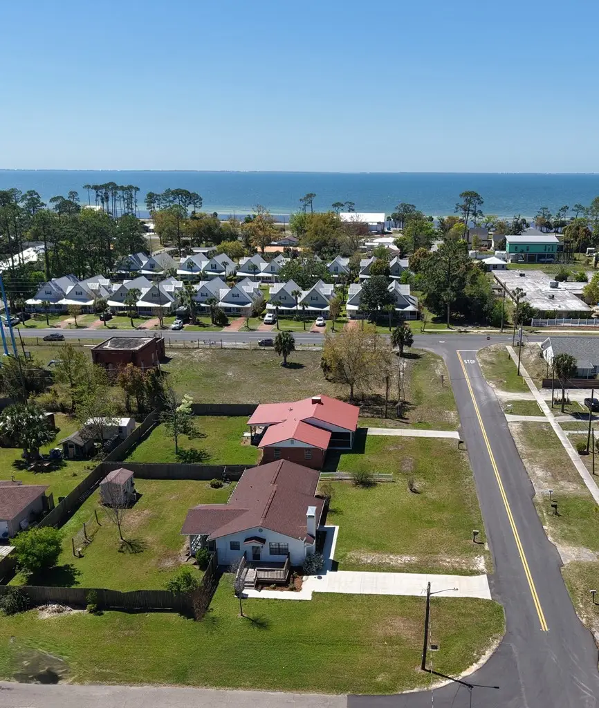 504 10th St, Port Saint Joe, FL 32456 - #2