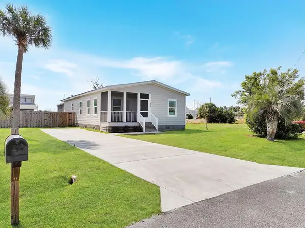 206 4th St, Mexico Beach, FL 32456