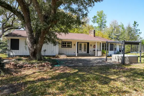180 Grant Ln, Wewahitchka, FL 32465