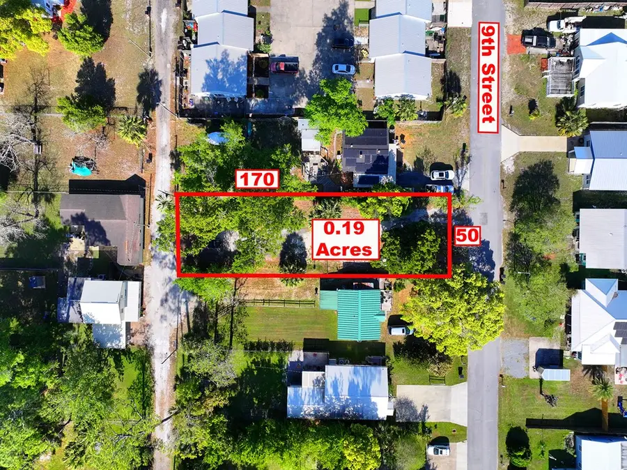 521 9th St, Port Saint Joe, FL 32456 - #2