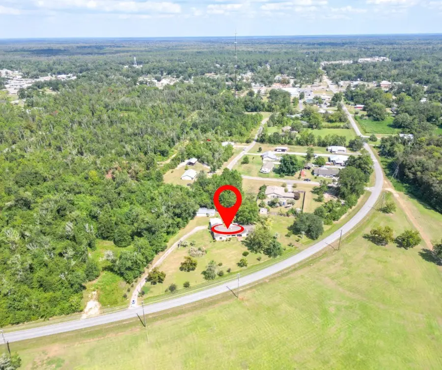 673 W River Rd, Wewahitchka, FL 32465 - #2