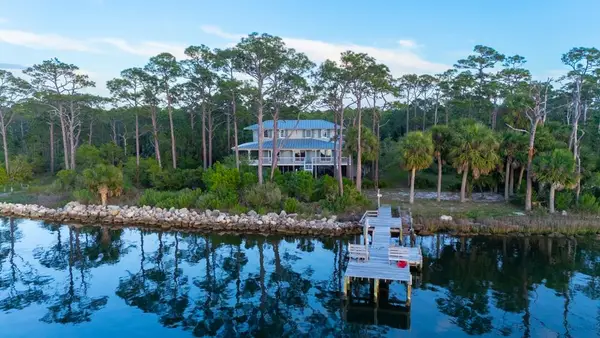 2039 Sand Dollar Trl, St. George Island, FL 32328