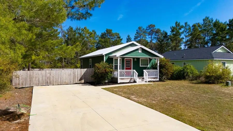 1727 Landing St, Carrabelle, FL 32322 - #2