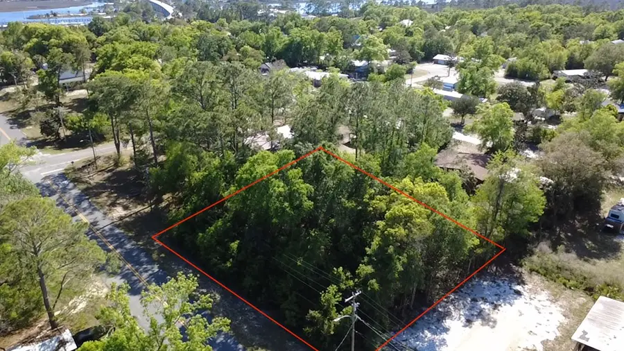 9 Nw 9th St, Carrabelle, FL 32322 - #2