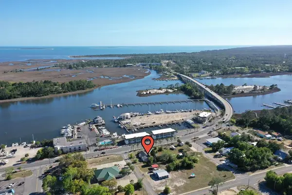 1002 Hwy 98 W, Carrabelle, FL 32322