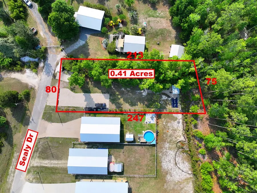 385 Sealy Dr, Wewahitchka, FL 32465 - #2