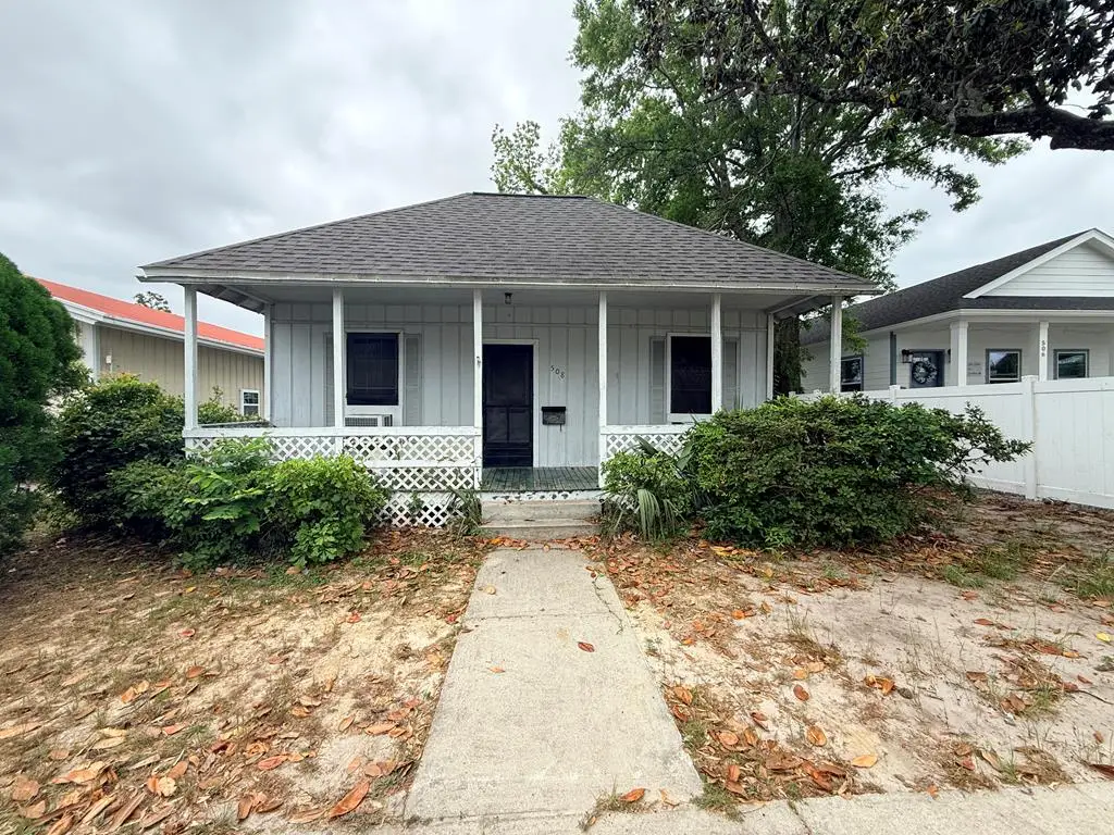 508 4th St, Port Saint Joe, FL 32456 - #1