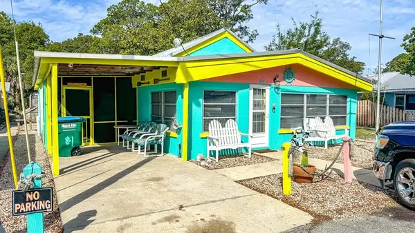 8-1 Parker Ave, Lanark Village, FL 32323
