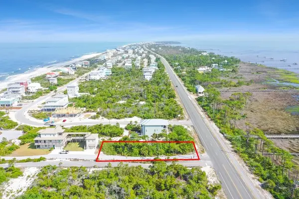 101 Clearwater Dr, Port St. Joe, FL 32456