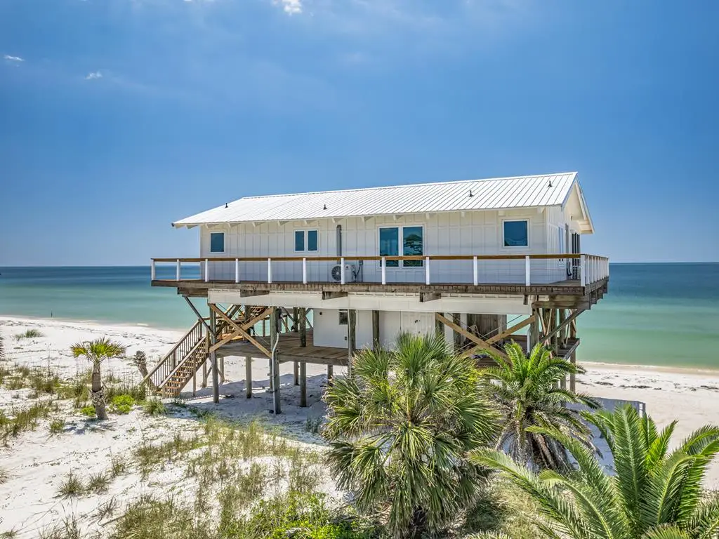 914 Gulf Shore Dr, Carrabelle, FL 32322 - #1