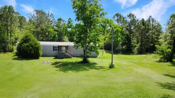 6088 Ganley Rd, Wewahitchka, FL 32465