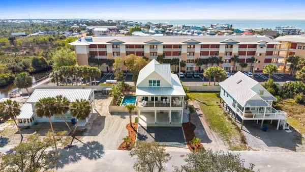 112 N 35th St, Mexico Beach, FL 32456