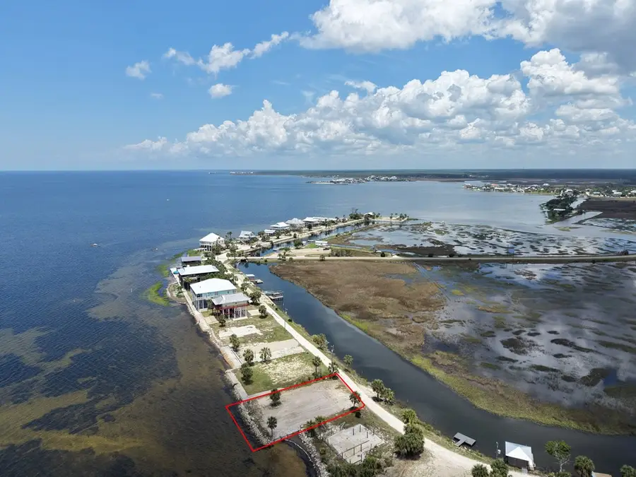22205 Gulf View Dr, Perry, FL 32348 - #2
