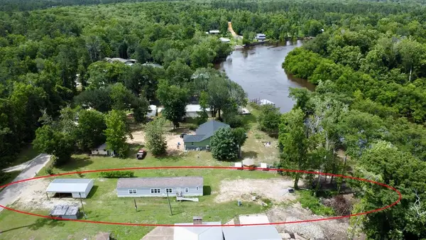 1185 E River Rd, Wewahitchka, FL 32465