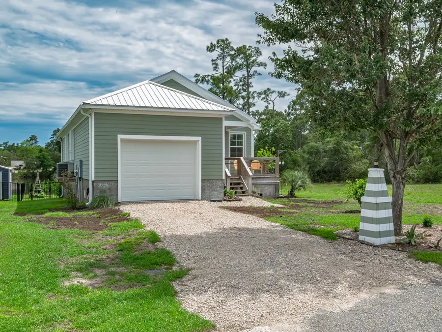 272 Lake Mckissack Ln, Carrabelle, FL 32322 - #2