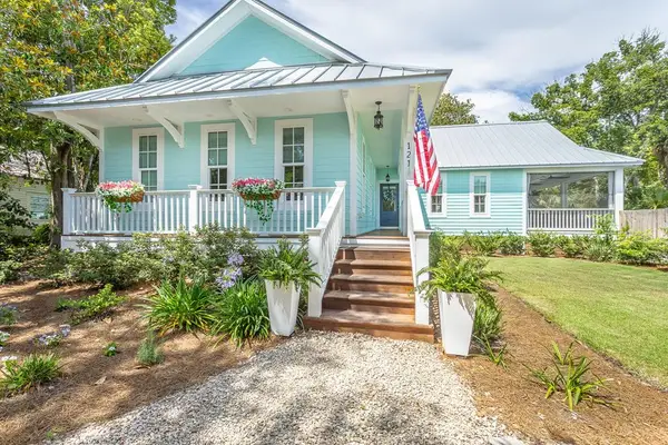 121 14th St, Apalachicola, FL 32320