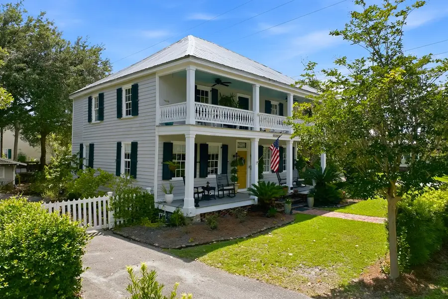 128 4th St, Apalachicola, FL 32320 - #3