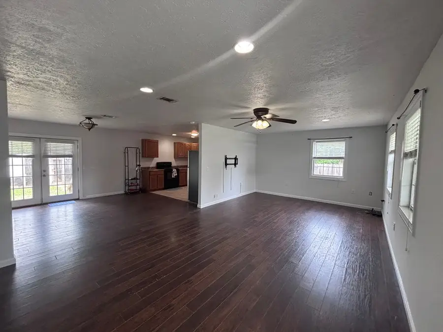 205 Riverview Dr, Wewahitchka, FL 32465 - #2