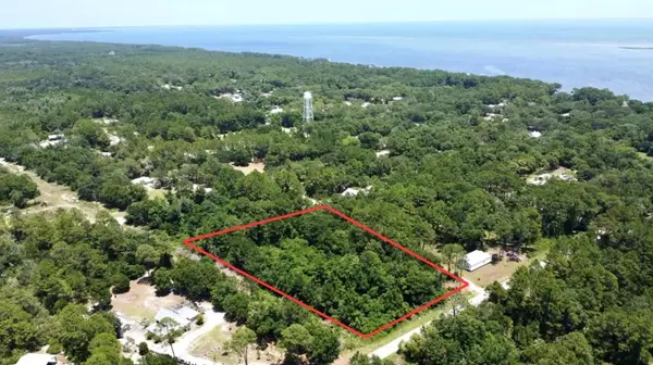 221 Franklin St, Lanark Village, FL 32323
