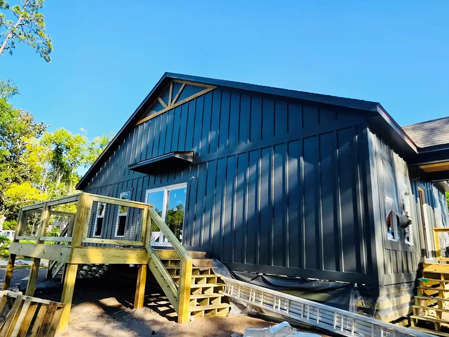 610 W 10th St, Carrabelle, FL 32322 - #3