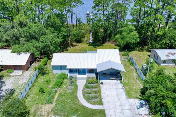 191 N Bay Shore Dr, Eastpoint, FL 32328