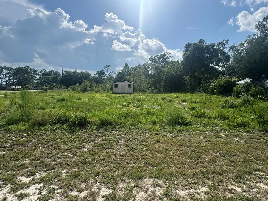 303 Nw 12th St, Carrabelle, FL 32322 - #2