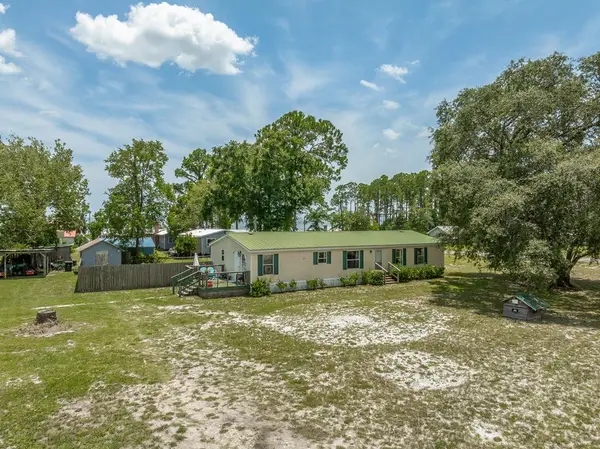 604 Cc Land Rd, Eastpoint, FL 32328