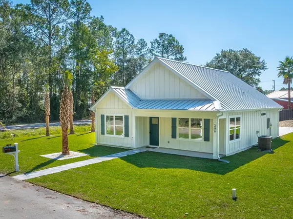 200 13th St, Apalachicola, FL 32320