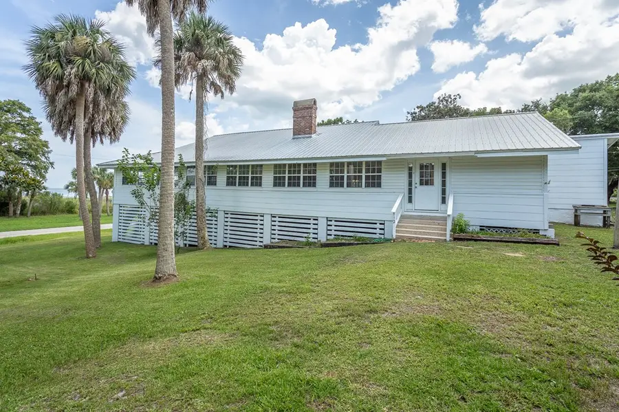 12 7th St, Apalachicola, FL 32320 - #2