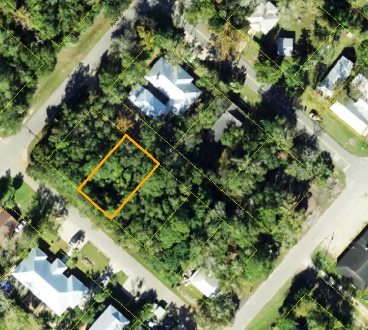 197 10th St, Apalachicola, FL 32320 - #1
