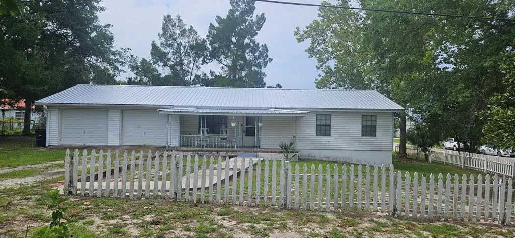 711 Nw Ave C, Carrabelle, FL 32322 - #1