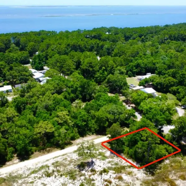 2515 Oleander Ter, Lanark Village, FL 32323