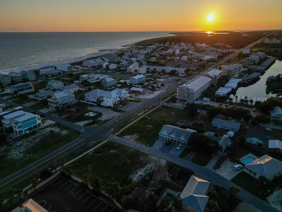 101 35th St, Mexico Beach, FL 32456 - #3