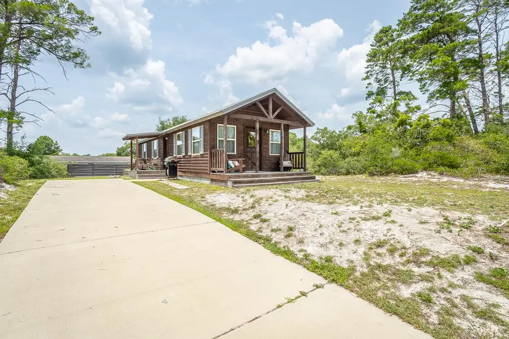 407 Se 9th St, Carrabelle, FL 32322 - #1