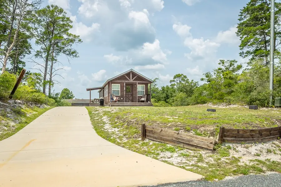 407 Se 9th St, Carrabelle, FL 32322 - #2