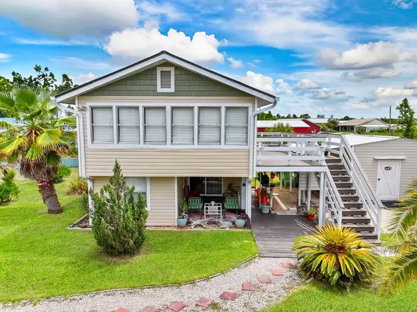 412 California Dr, Mexico Beach, FL 32456